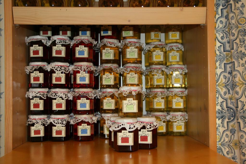 Weingut & Gaestehaus Stephan Kohl Ноймаген-Дхрон Экстерьер фото